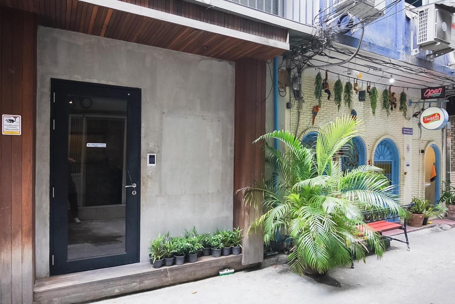 Z โกอินน์ สีลม - สถานีรถไฟฟ้าเซนต์หลุยส์ Go Inn Silom Bangkok Kültér fotó